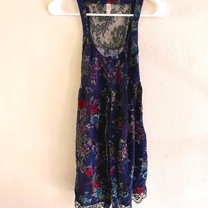 Xhilaration floral lace tank top